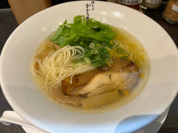 「あっさり鶏そば900円」@鶏そば かぐら屋 上野御徒町店の写真