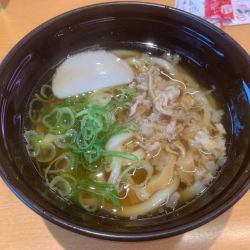 かすうどん 390円