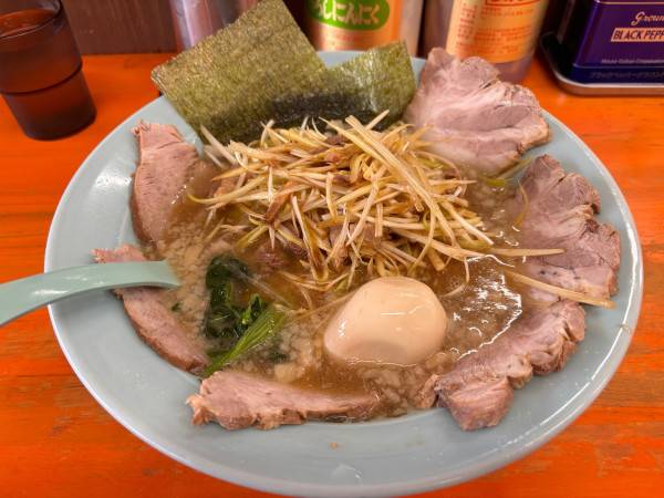 「ネギチャーシューメン＋味玉」@ラーメンショップ椿 春日部備後店の写真