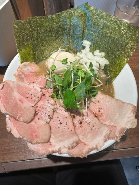 「濃厚烏賊煮干中華そば 特製(醤油)+そのまま食べられる替え玉」@麺屋 ねむ瑠の写真