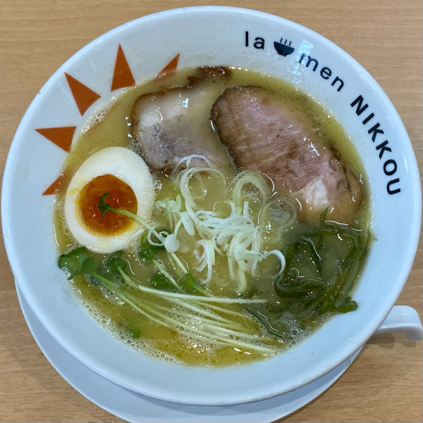 「鶏白湯(しお・並盛)¥900」@ラーメン にっこうの写真