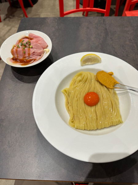 「雲丹バターたまご麺　肉丼」@むかん横浜の写真
