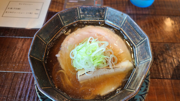 「醤油らぁめん」@古民家ヌードゥル黒揚羽森住の写真