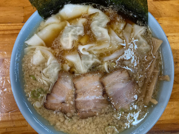 「こってりワンタンメン」@麺や髭おやじの写真