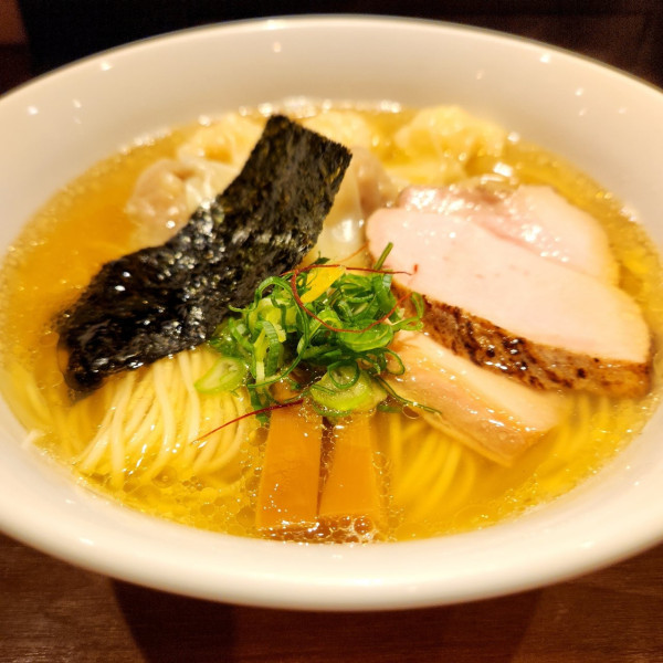 「白旨 特製ワンタン麺」@中華soba いそべの写真