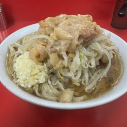 小ラーメン麺すくなめ（900円）+ニンニク小+あぶら