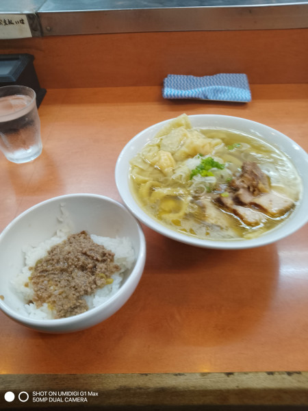 「海老ワンタンメン+生姜丼」@日陰の写真