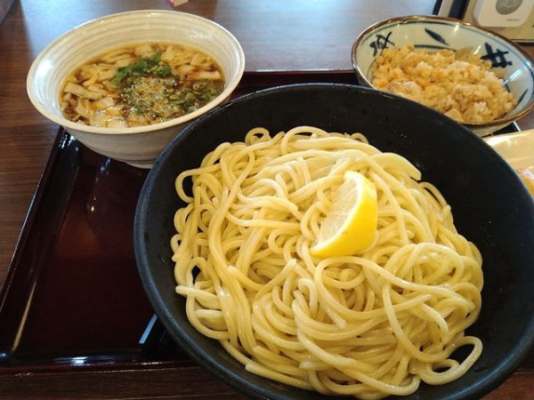 「肉だしつけ黄そば」@うどん食堂 太鼓亭 京都向日店の写真