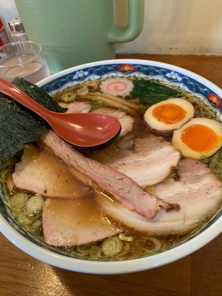 「焼豚ワンタン麺(半熟煮玉子)」@手打中華 特札堂の写真