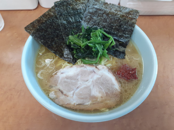 「ラーメン」@横浜ラーメン 町田家 新百合ヶ丘店の写真