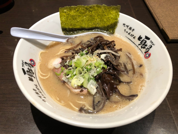 「白頃場らーめん」@小岩豚骨らーめん 頃場の写真