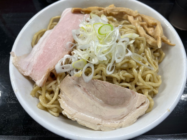 「油そば(400g):900円」@自家製麺 結びの写真