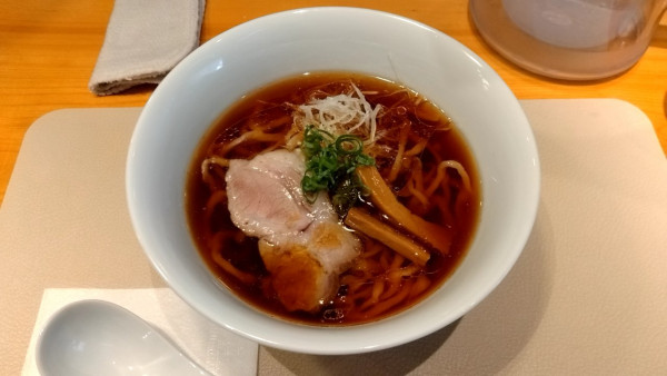 「醤油らーめん_1300円」@燎の写真