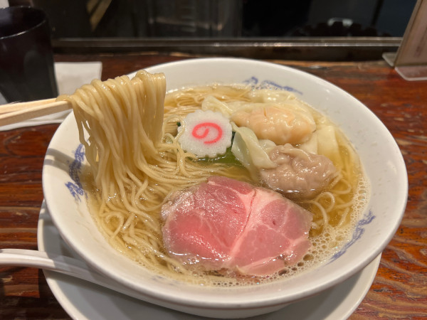 「中華蕎麦+海老ワンタン1, 肉ワンタン1」@中華蕎麦にし乃の写真