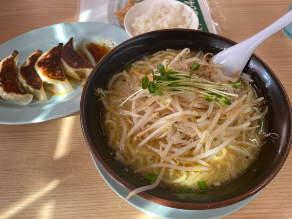 「塩ラーメン・ギョーザ」@くるまやラーメン 東松山店の写真