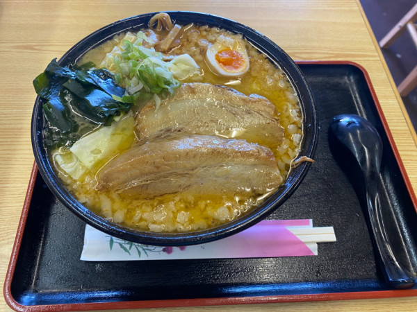 「角煮らーめん(1,100円)」@MAKIBAの写真