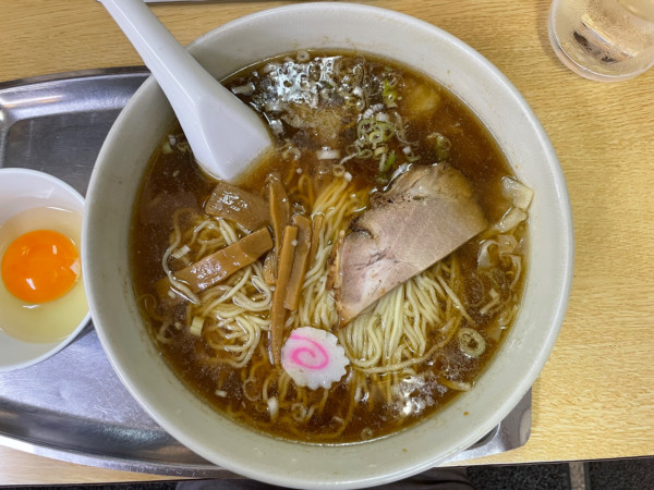 「ワンタン麺 ¥1000 生玉子 ¥50」@大勝軒 東岩槻店の写真