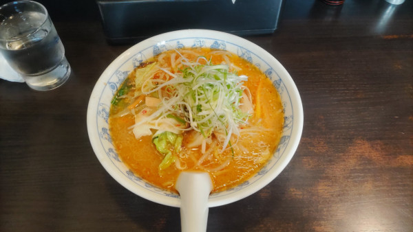 「味噌ラーメン　大盛1200円」@けやき すすきの本店の写真