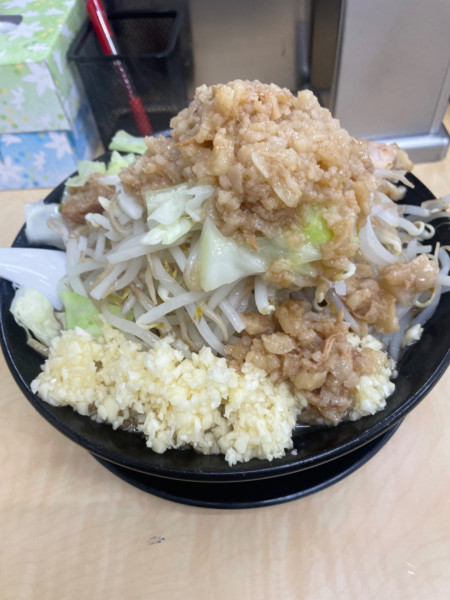 「ぎ郎300g ニンニクアブラ追加」@ら〜めんぎょうてん屋GOLD 東名厚木店の写真