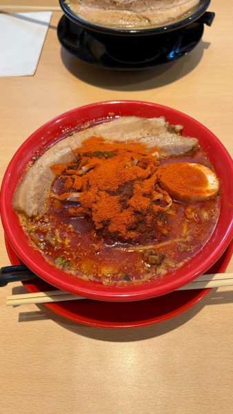 「からこく一本角煮味噌ラーメン(鬼辛)」@とろこく味噌らーめん みそや源兵衛 インターパーク店の写真