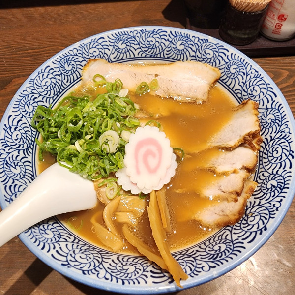 「特製中華そば」@丸美商店の写真