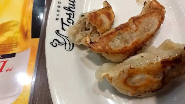 「餃子（３個）」@れんげ食堂 Toshu 橋本店の写真