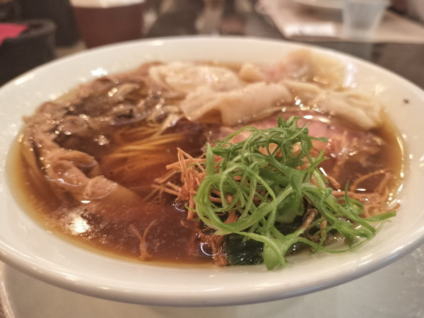 「醤油雲呑麺」@MENSHOの写真