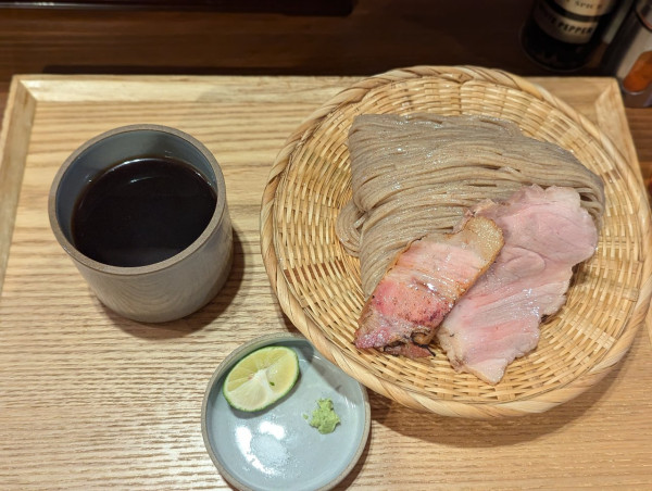 「Xつけ蕎麦200g」@いかれたNOODLE Fishtonsの写真