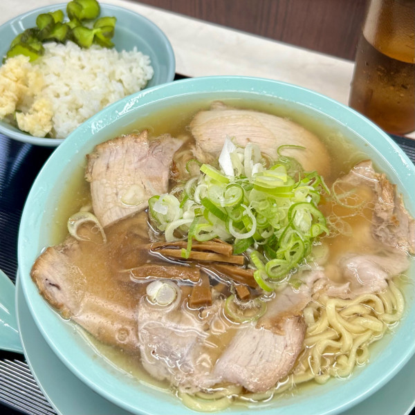 「中華そば＋無料めし（中）」@新橋ニューともちんラーメン 神保町店の写真
