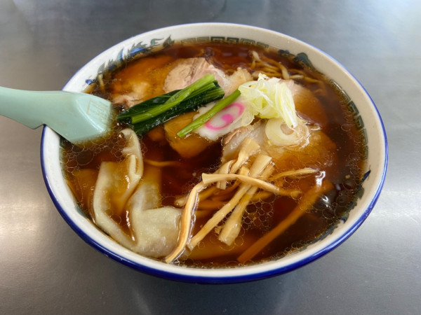 「チャーシューワンタンめん(1000円)」@年貢町 茶釜食堂の写真