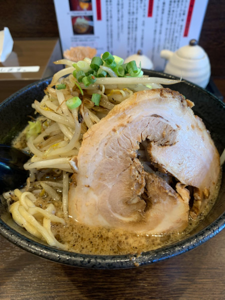 「焦がし味噌らー麺930円 炒めもやし増し100円」@焦乃香.の写真