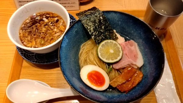 「特製熟成醤油鰹昆布水つけそば_1350円」@中華そば 麒麟の写真