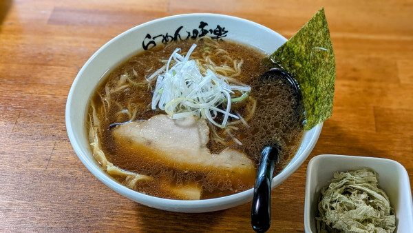 「焼き醤油らーめん大盛＋とろろ昆布（1,110円＋120円）」@利尻らーめん 味楽の写真