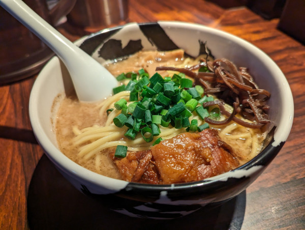 「ら~麺(白)」@麺屋武蔵 武骨の写真