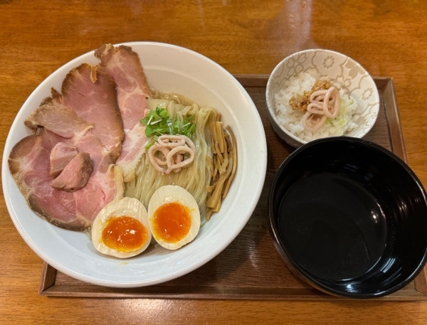 「限定メニュー・イカ墨の昆布水つけ麺 特製1400円」@らぁ麺はうす Sumika0の写真