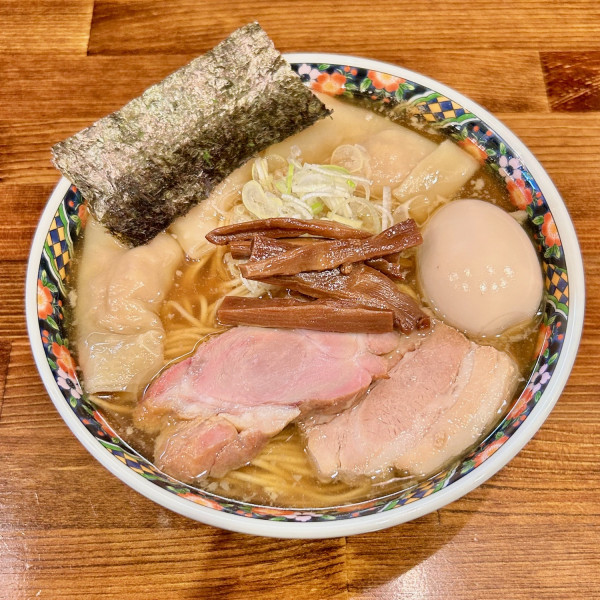 もちもち雲呑味玉中華そば（1250円）＋奈つやの茶碗カレー（300円）