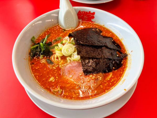 「辛味噌ラーメン中辛」@ラーメン山岡家 四日市塩浜店の写真