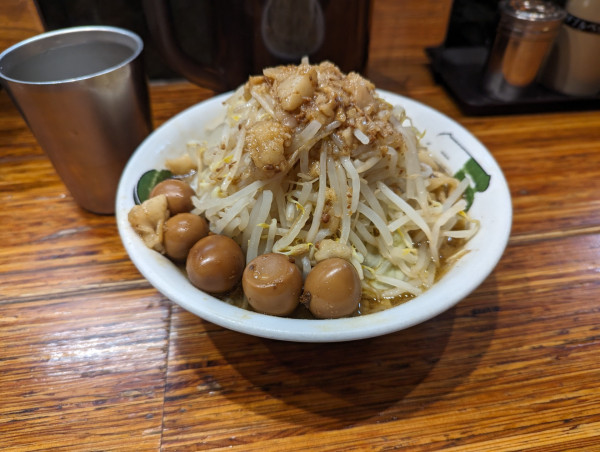 「雷そば　(ﾔｻｲﾏｼﾁｬｰｼｭｦｳｽﾞﾗﾆ)」@雷 松戸駅東口店の写真
