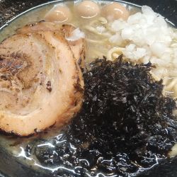房総ラーメン(¥900)＋チャーシュー1枚＋うず玉3個