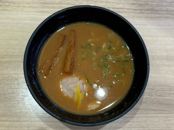 「中華蕎麦とみ田監修　豚骨魚介らぁめん」@かっぱ寿司 三鷹店の写真