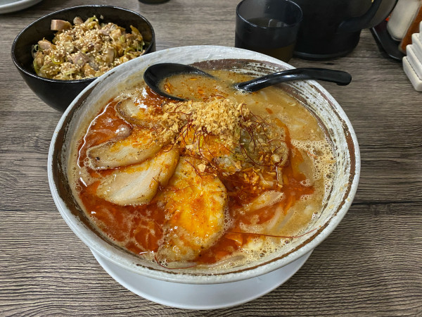 「赤辛味噌チャーシューメン、ザーチャー丼」@麺屋とみよしの写真