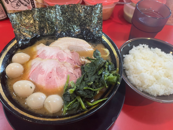 「ことちゃんかため　うずら　ライス」@とらきち家 光の写真