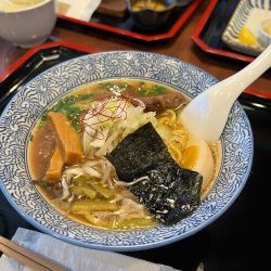 牛骨ラーメン