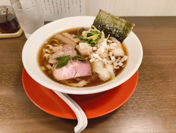 「わんたん麺(醤油)」@中華そば 麦笑 本所吾妻橋店の写真