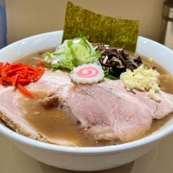 二丁目ラーメン ニンニク 紅しょうが