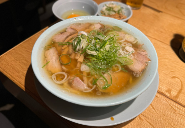 「中華そば¥1000、生卵¥50」@ちえちゃんラーメンの写真