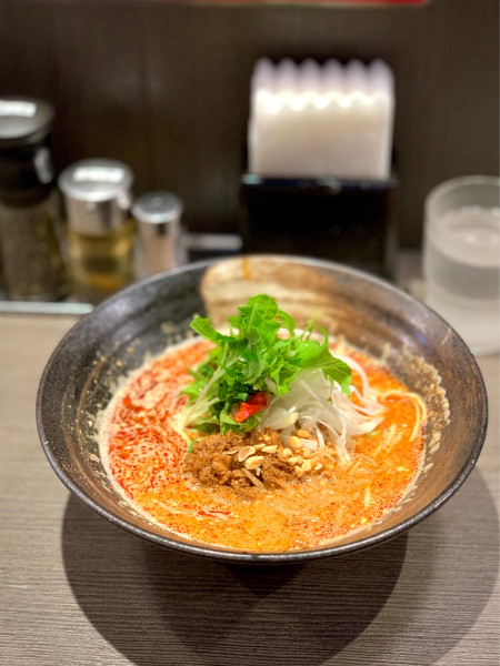 「紅担々麺」@四川麺条 香氣 千歳烏山店の写真