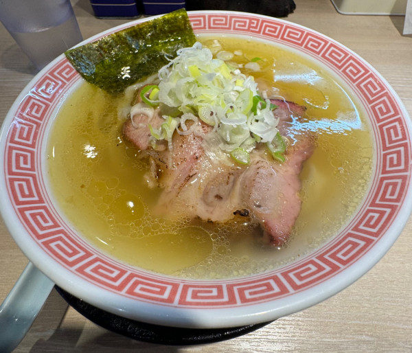 「肩ロース中華そば塩」@まるえ中華そばの写真