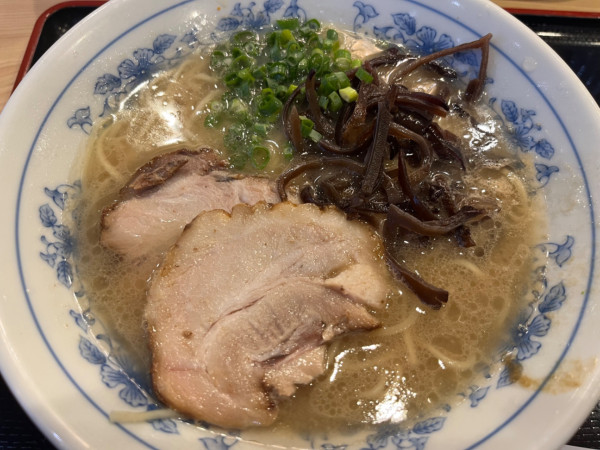 「釜炊き豚骨ラーメン、固め」@松戸富田麺旦の写真