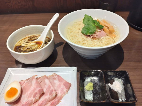 「限定　比内地鶏の昆布水つけ麺＋麺大盛＋特製トッピング」@寿製麺よしかわ 坂戸店の写真